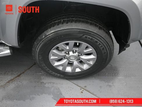 Used 2019 Toyota Tacoma SR5 image 30