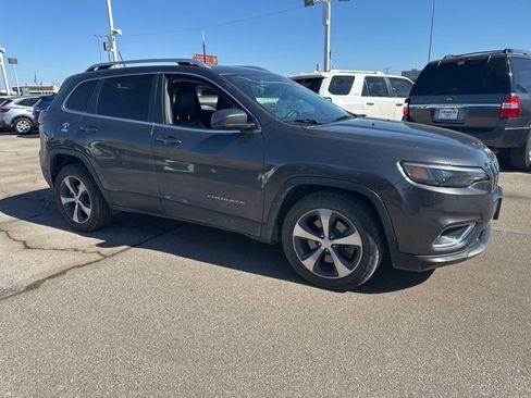 Used 2019 Jeep Cherokee Limited image 15