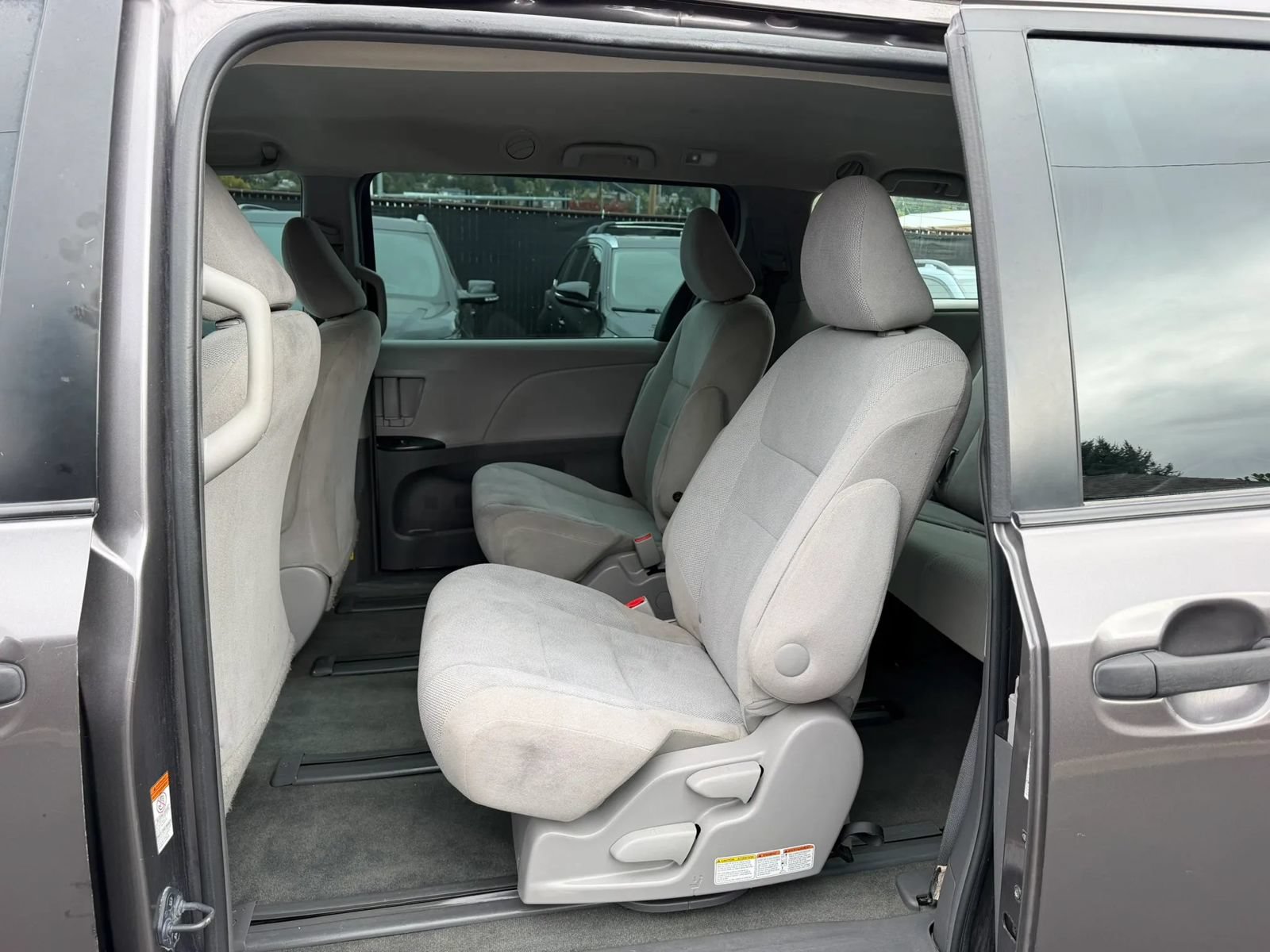 Used 2015 Toyota Sienna L FWD image 9