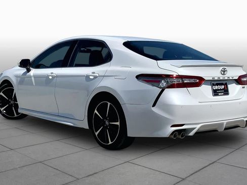 Used 2018 Toyota Camry XSE FWD image 12