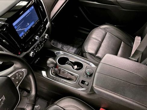 Used 2023 Chevrolet Traverse RS AWD/4WD image 17