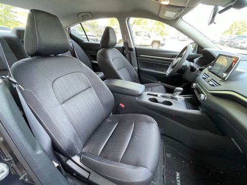 Used 2022 Nissan Altima 2.5 SV FWD image 30