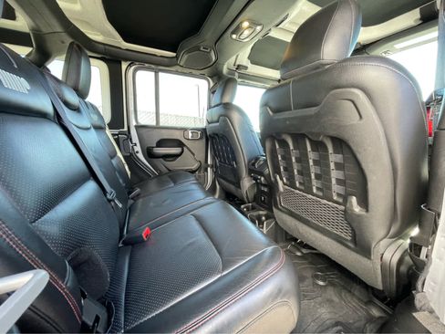 Used 2021 Jeep Wrangler Unlimited Rubicon image 25