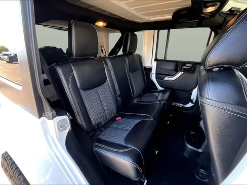 Used 2015 Jeep Wrangler Unlimited Sport image 23
