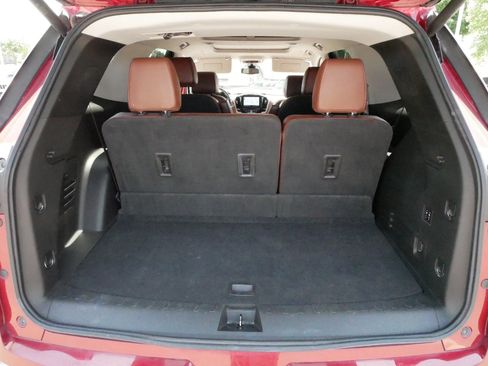 Used 2021 Chevrolet Traverse High Country AWD/4WD image 18