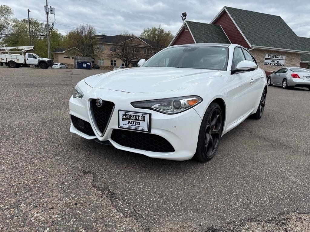 Used 2018 Alfa Romeo Giulia Ti Sport w/ Quick Order Package 22S Sport AWD/4WD image 11