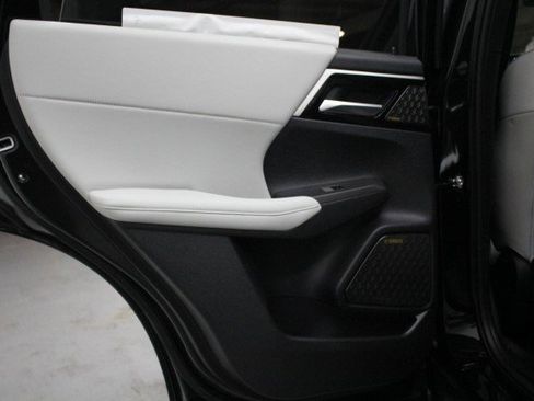 New 2026 Mitsubishi Outlander SE image 26