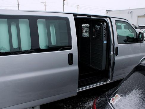 Used 2018 Chevrolet Express 2500 w/ Driver Convenience Package image 38