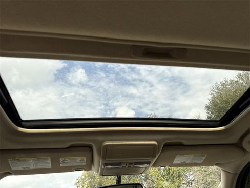 Used 2019 Nissan Frontier SL image 9