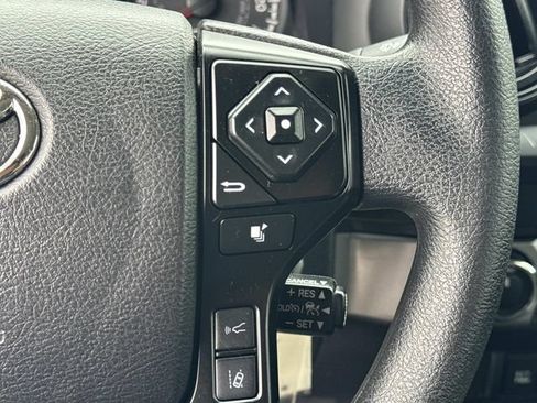 Used 2022 Toyota Tacoma SR AWD/4WD image 10