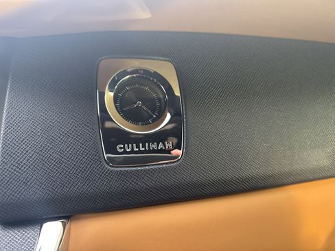 Certified 2024 Rolls-Royce Cullinan image 36