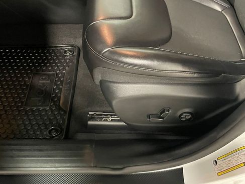 Used 2020 Jeep Cherokee Latitude Plus w/ Cold Weather Group image 21