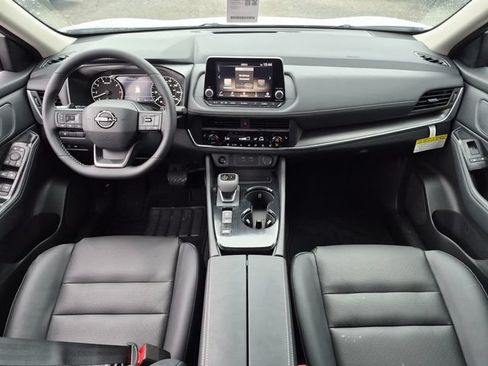 Used 2026 Nissan Rogue Dark Armor FWD image 27
