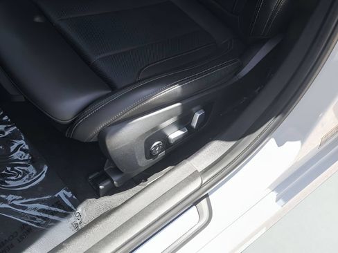 Used 2022 BMW 330i Sedan w/ Premium Package 2 RWD image 11