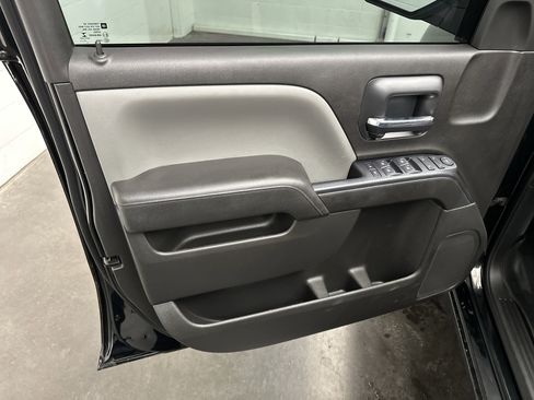 Used 2018 Chevrolet Silverado 1500 Custom w/ Custom Value Package AWD/4WD image 17