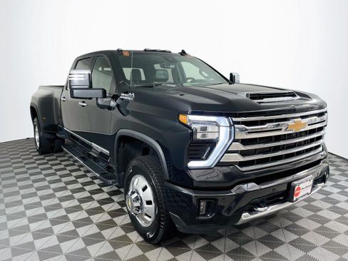 Used 2024 Chevrolet Silverado 3500 High Country w/ High Country Premium Package AWD/4WD image 1