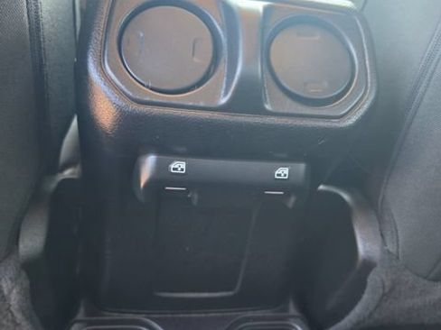 Used 2021 Jeep Gladiator Sport AWD/4WD image 11