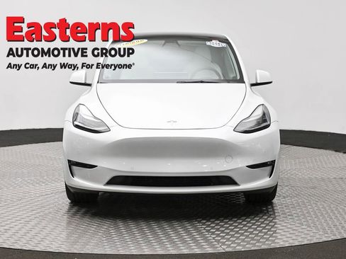 Used 2022 Tesla Model Y Long Range image 2