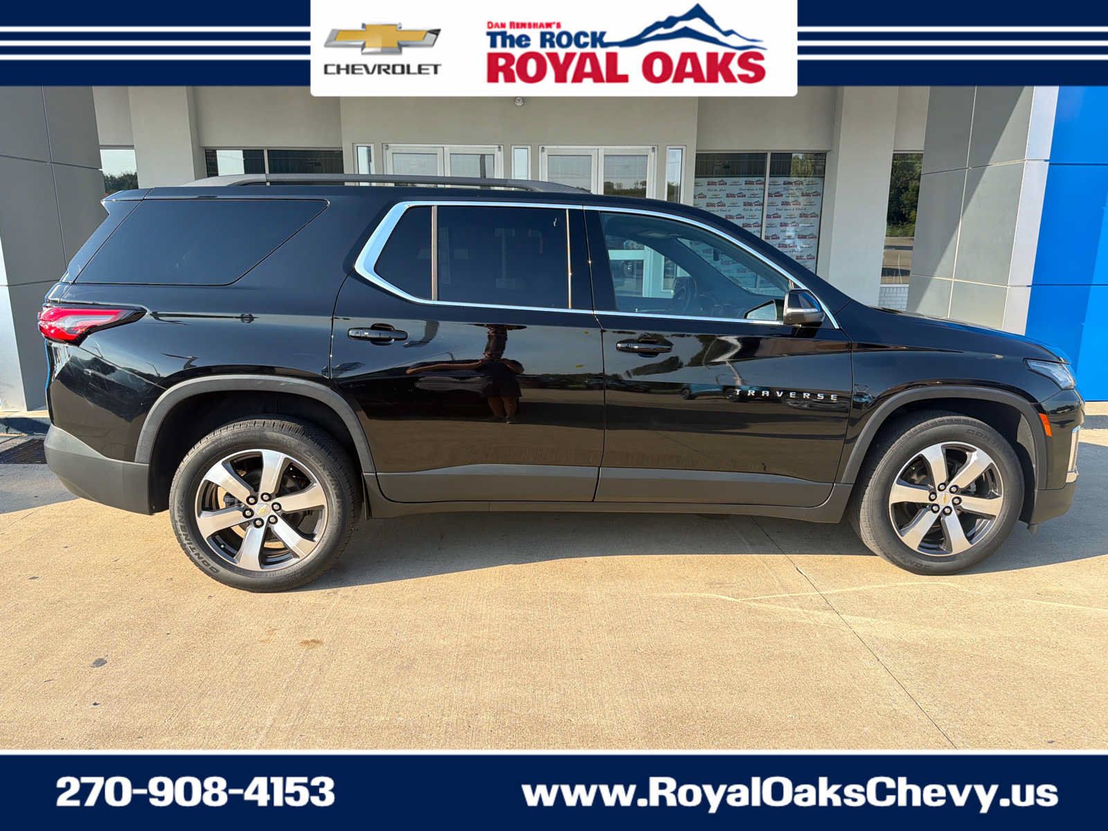 Used 2023 Chevrolet Traverse LT w/ LT Premium Package AWD/4WD image 7