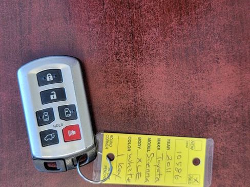 Used 2011 Toyota Sienna XLE w/ XLE Navigation Pkg FWD image 13