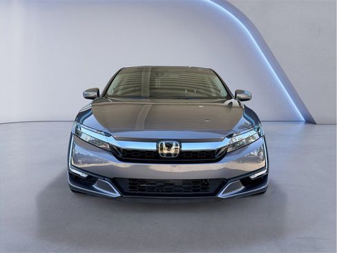 Used 2018 Honda Clarity Plug-In Hybrid image 2