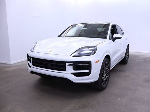 Certified 2024 Porsche Cayenne Coupe AWD/4WD image 10