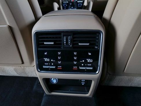 Certified 2023 Porsche Cayenne Platinum Edition image 24