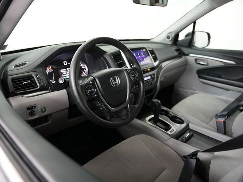 Used 2017 Honda Pilot EX image 7