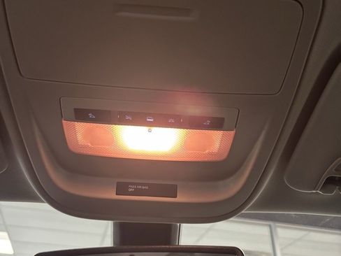 Certified 2022 Chevrolet Colorado Z71 w/ Z71 Midnight Edition image 16