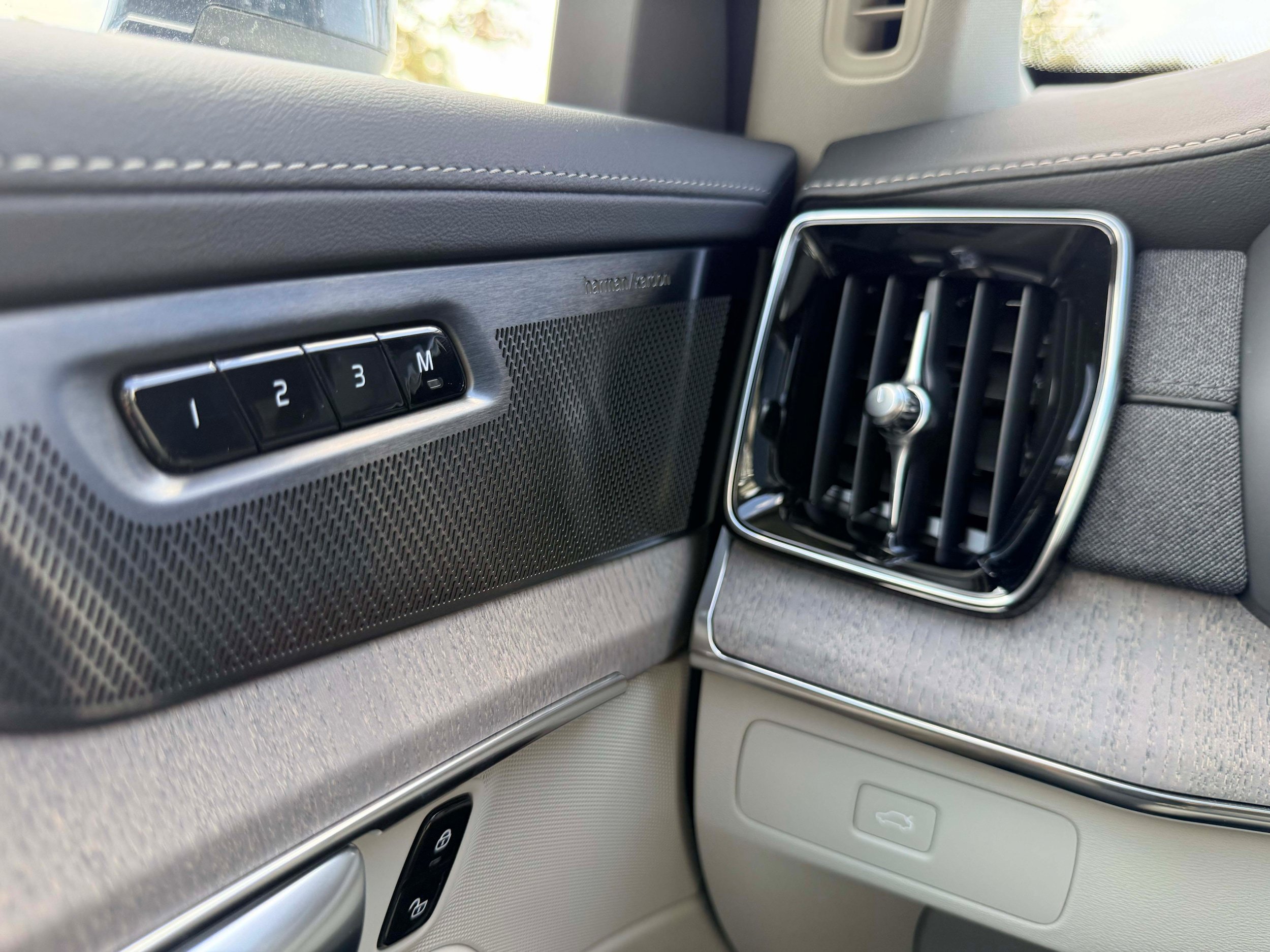 New 2026 Volvo XC90 B6 Ultra w/ Protection Package AWD/4WD image 20