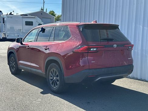 Used 2024 Toyota Grand Highlander AWD image 4