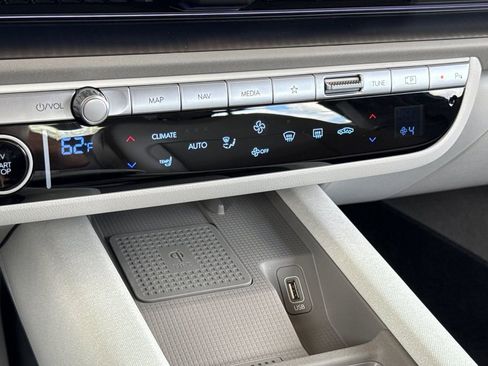 Used 2023 Hyundai Ioniq 6 SEL image 18