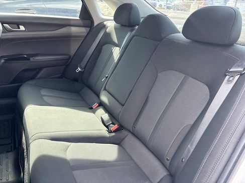 Used 2022 Kia K5 LXS FWD image 9