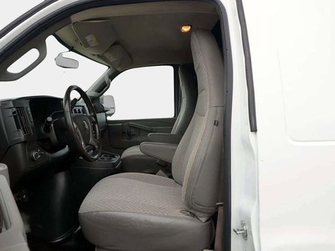 Used 2018 Chevrolet Express 3500 Extended w/ Driver Convenience Package image 15