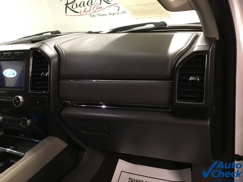 Used 2019 Ford Expedition Limited w/ Equipment Group 301A AWD/4WD image 38