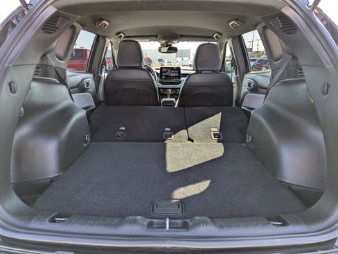 Used 2024 Jeep Compass Latitude AWD/4WD image 33