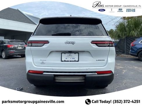 Used 2023 Jeep Grand Cherokee L Laredo image 5