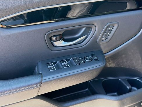 Used 2025 Honda Pilot EX-L image 16