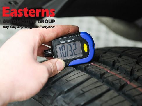 Used 2022 Jeep Wrangler Unlimited Sahara AWD/4WD image 28