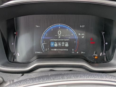 Used 2024 Toyota Corolla Cross XLE w/ Convenience Package AWD/4WD image 13