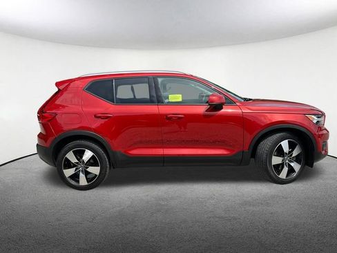 Used 2021 Volvo XC40 T5 Momentum w/ Premium Package AWD/4WD image 18