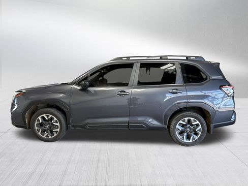 Used 2025 Subaru Forester AWD/4WD image 4