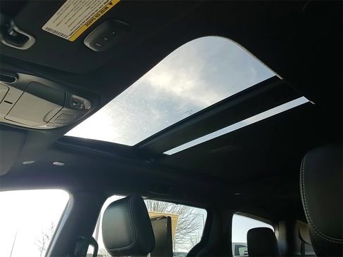 New 2026 Chrysler Pacifica Select image 18