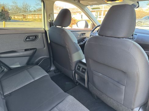 Used 2021 Nissan Rogue S image 33