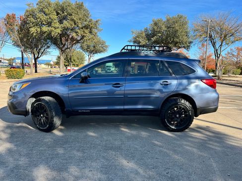 Used 2017 Subaru Outback 3.6R Limited image 12