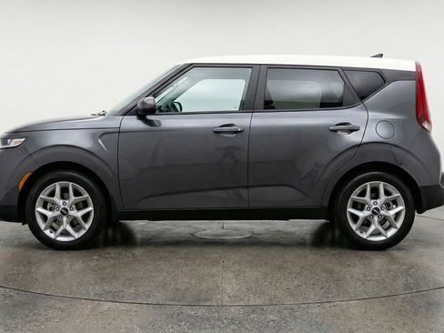Used 2025 Kia Soul LX w/ LX Technology Package FWD image 5