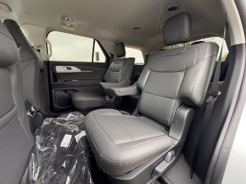 New 2026 Ford Explorer Active w/ Active Comfort Package image 24