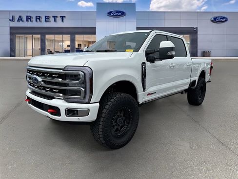 Used 2024 Ford F250 Platinum AWD/4WD image 2
