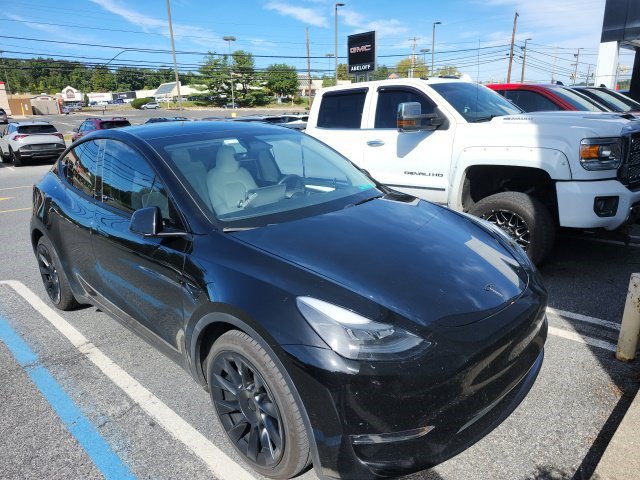 Used 2024 Tesla Model Y Long Range AWD/4WD image 5