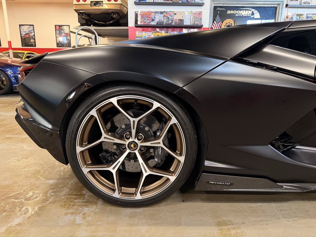Used 2024 Lamborghini Revuelto AWD/4WD image 28